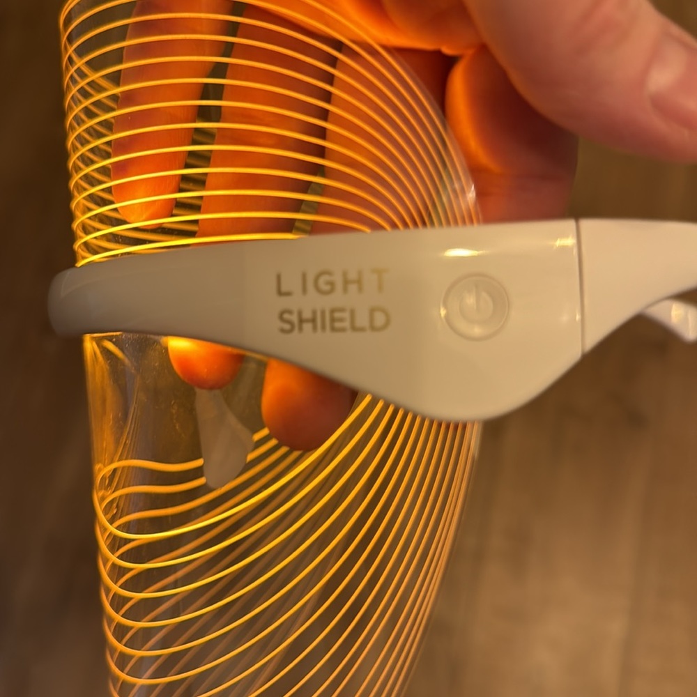 DMH LED - LIKE NEW Purchased in Jan 2024
